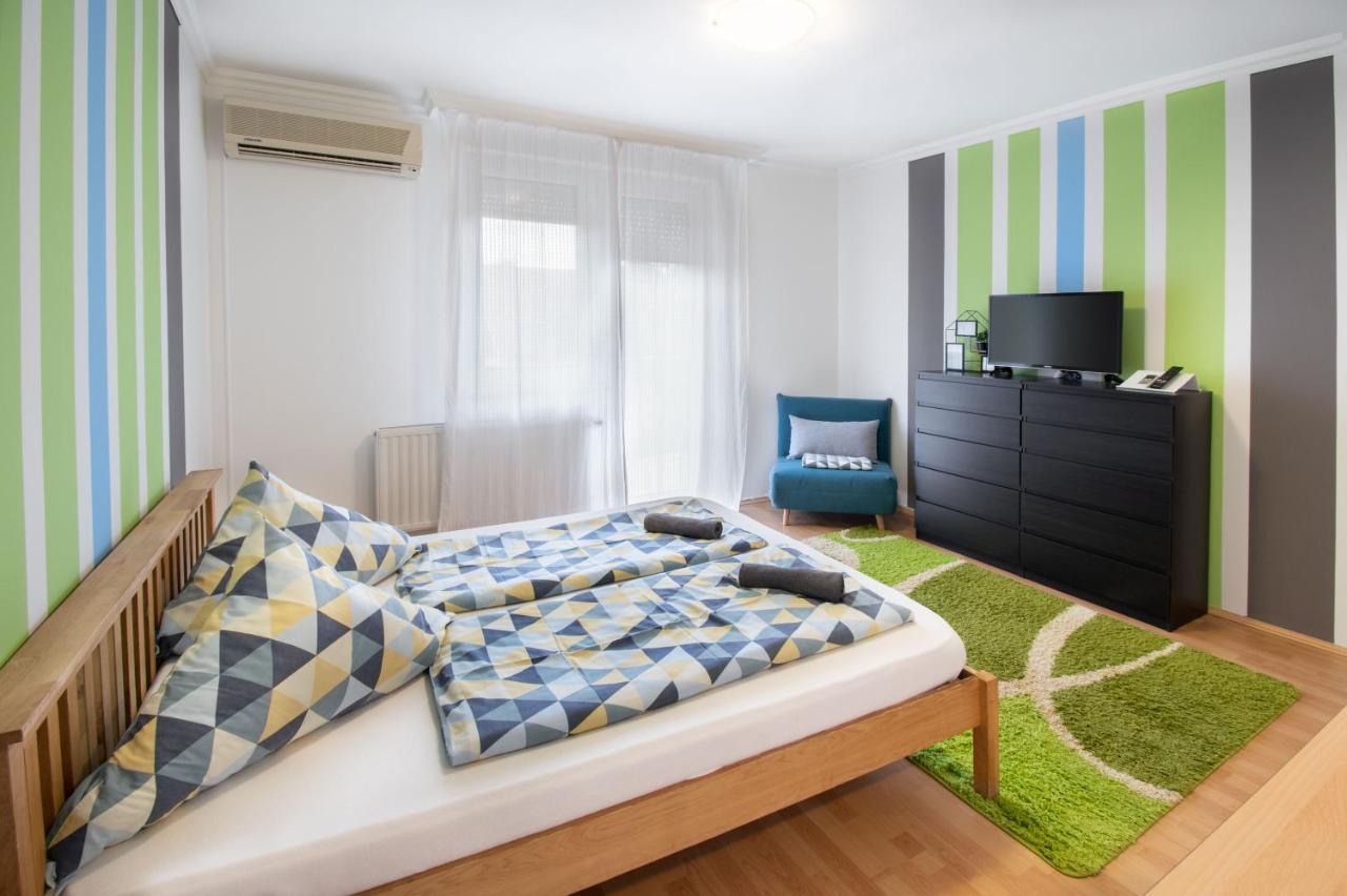 Lux Apartmanok Hajduszoboszlo Bagian luar foto