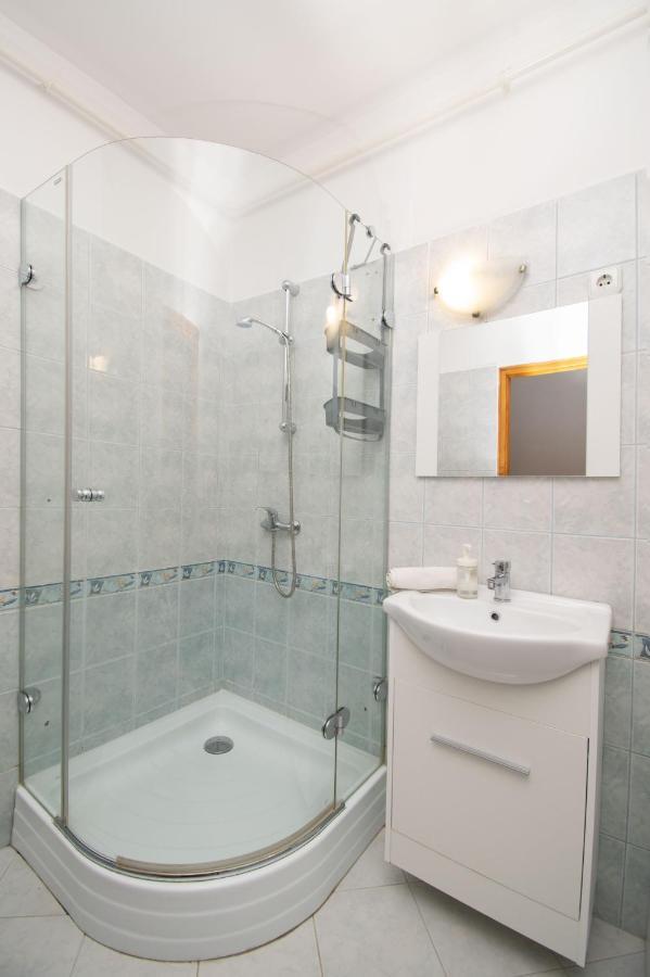 Lux Apartmanok Hajduszoboszlo Bagian luar foto